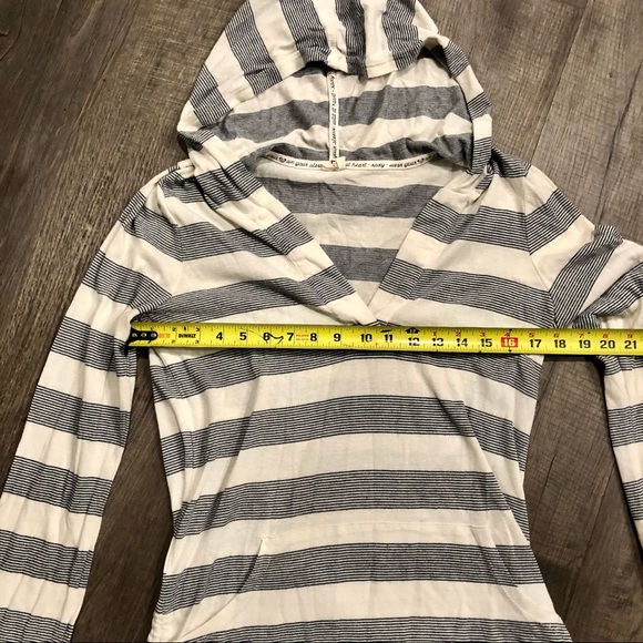 Roxy Hooded V-Neck White/Blue Striped Long Sleeve Kangeroo Pocket Sweater -Sz XL - Picture 9 of 9